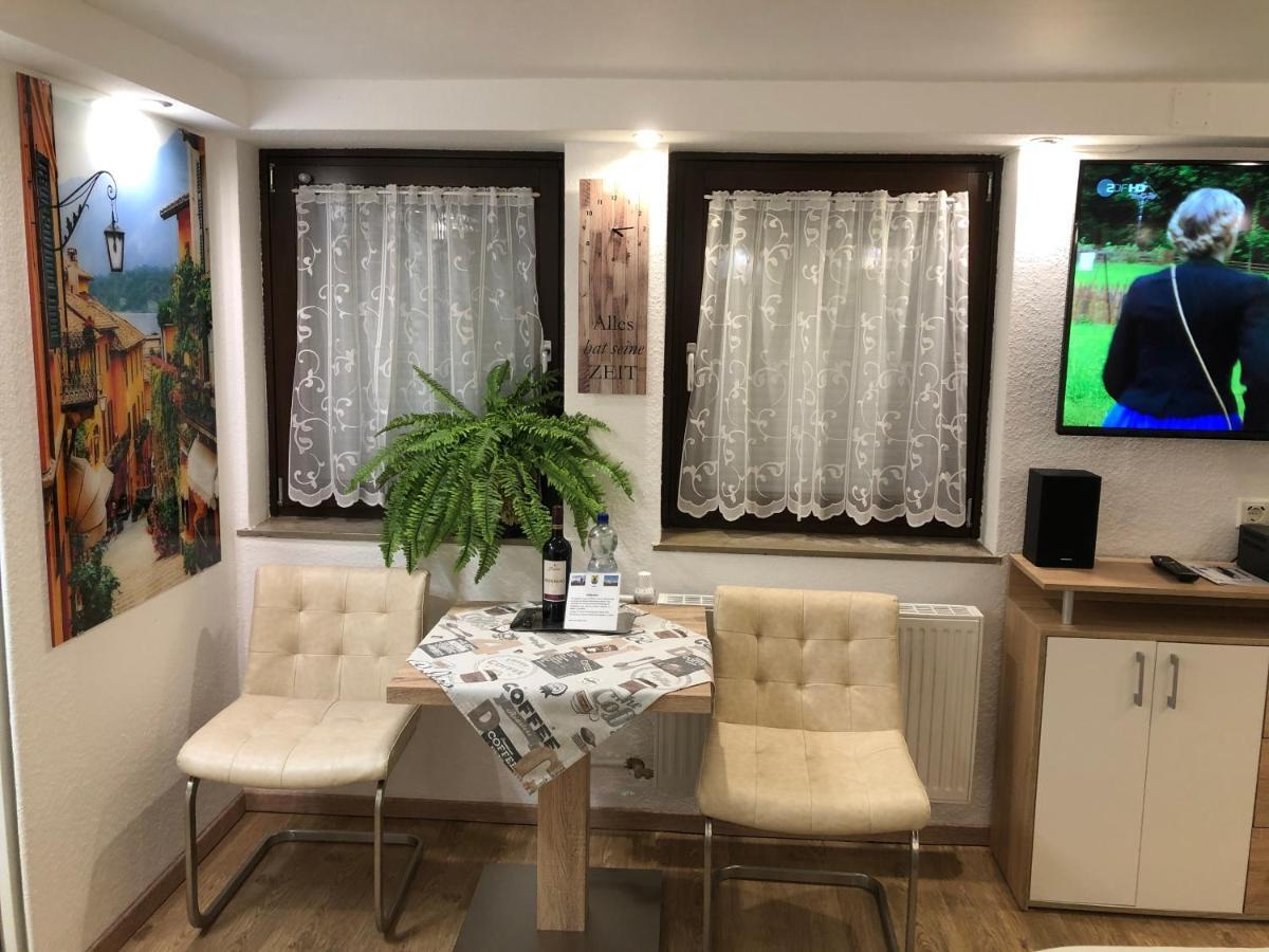Ferienwohnung Apartment Dettum Mit Eigenem Bad, Kochnische Und Wintergarten Екстериор снимка